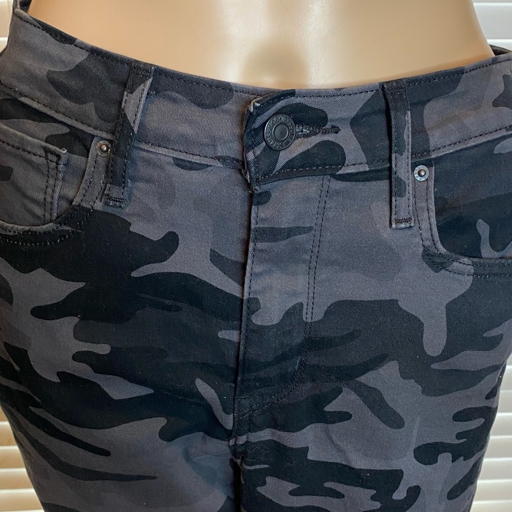 Levi's Levi Strauss & Co. High-Rise Skinny Ankle Jeans Blk Camouflage Sz 29 EUC - Picture 3 of 9